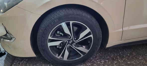 السلام عليكم ويل كب مع تايرات جديدة ١٧/٥٥/٢٢٥ مشدود على سوناتا تخمنهايتهن ٣٥٠ الف قفل واتساب م***********
