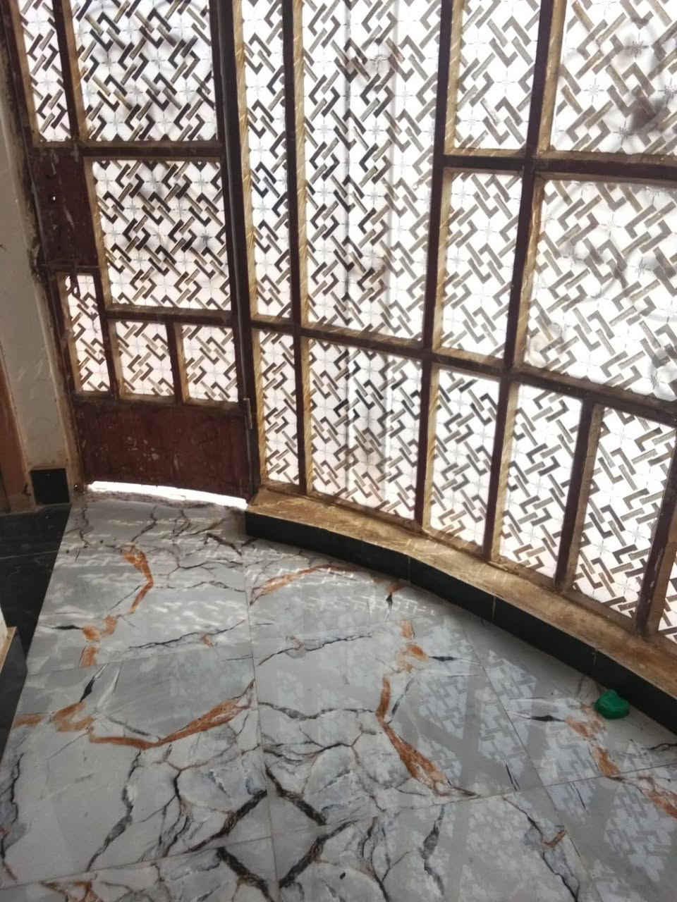 السلام عليكم بيت للبيع مساحه 240 متر شارع الشمري للأستفسار أكثر اتصل‏‪***********‬‏
