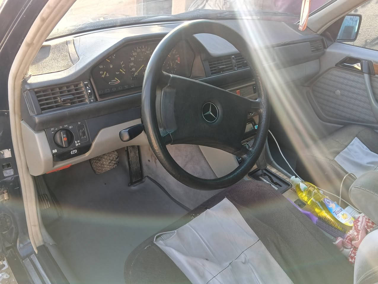 السلام عليكم مرسيدس دب للبيع
سياره جاهزه كير مكينه توني شادهن
حداديه امامي خلفي
تخم تاير
تبريد
منضومه زينون
سياره بدون صبغ بيها جراد 
بدون خياس قواعد دبلات بلاد برانكيتات بلاد 
سياره قاصرين بعد 4 سنوات 
عدنه وكاله عامه سنويه 2027
مكان ناصريه رفاعي 
السعر 60 وبيها مجال بصيط 
 ***********
