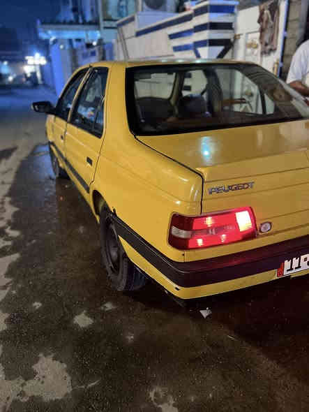 السلام عليكم سياره بيجوا 405 موديل 2015  باسمي رقم نكليزي مصفره من الهيئة  والغرمات تحويل ثاني يوم سنوية الى 2030  كير فرنسي مكينة صافية السيارة كبل للشارع 
السعر 39 مجال بسيط 
العنوان بغداد الدورة ابودشير رقم***********
