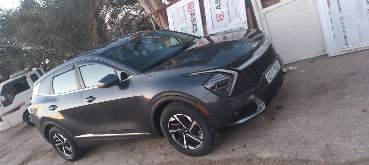 سبورتج 24 هايبرد LX ماشيه ١٣٠٠٠ بيهه تبديل باب نفس الون وجاملق سعر ١٧٥$بغداد***********
