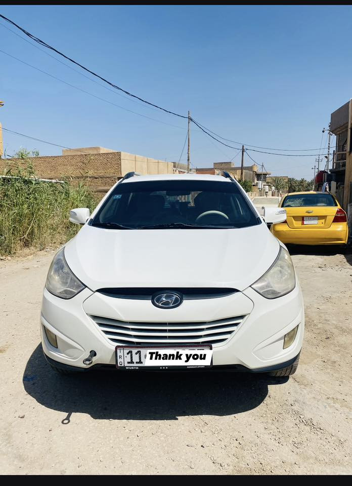 السلام عليكم 

توسان ٢٠١١ خليجي للبيع 

مكينه ٢٠٠٠ دوش 
بيها ثنين الأبواب عكس السائق مصبوغات شرط السونار 
رقم بغداد انگليزي
اشاير مري 
شاشه وكاميرا 
مداور ثاني يوم 
تبريد فول 
السياره جاهزه من كلشي 

مكان السياره بابل /المحاويل 
السعر المطلوب 123
 
***********
