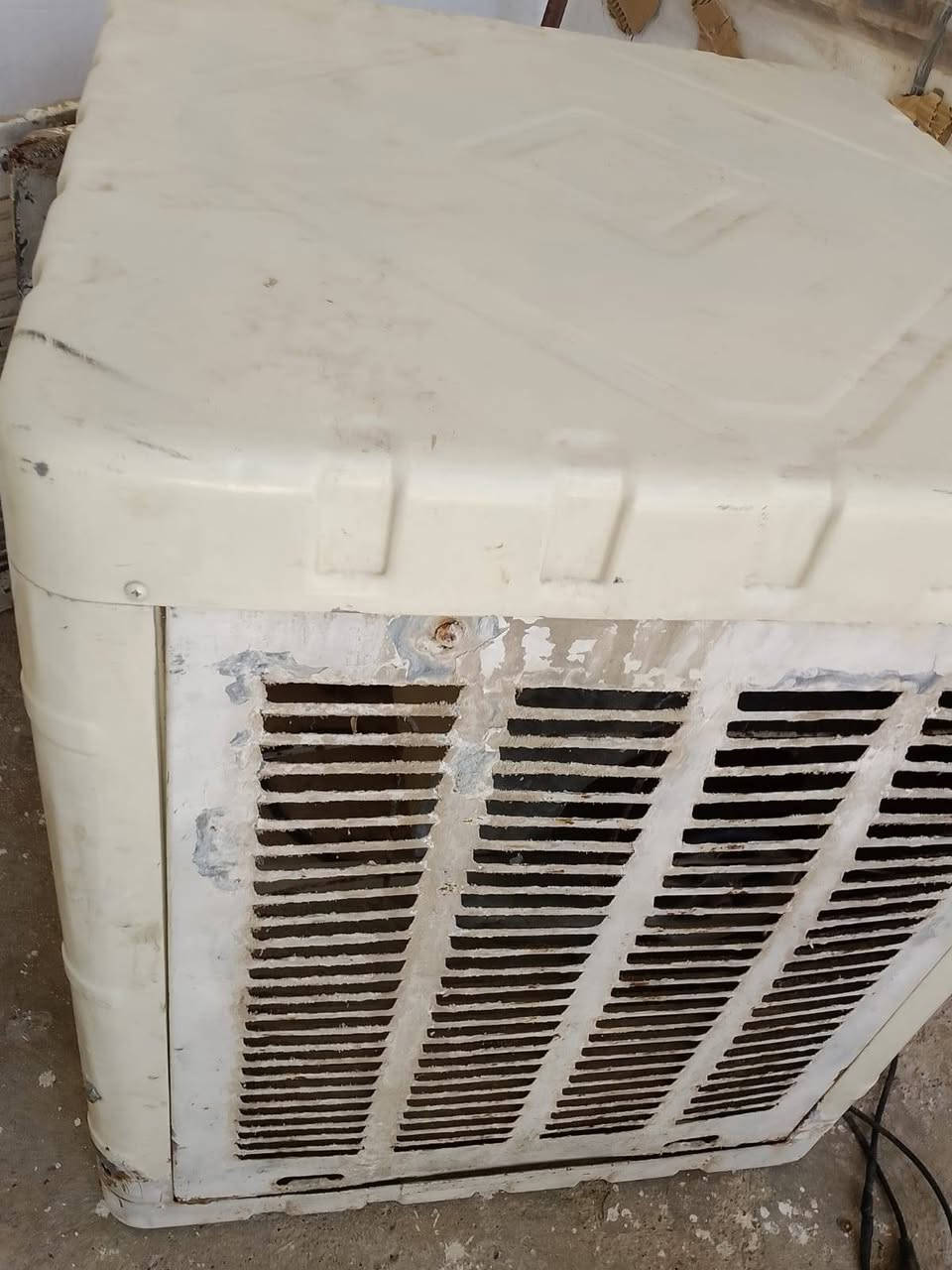 مكلفه بالنشر مبرده للبيع سعرها 70بيها مجال شغاله فؤل بيها نقص قطاس فقط. اؤفن للبيع سعرو 15بي مجال شغال فؤل العنوان الانتصار شارع 30.  ***********
