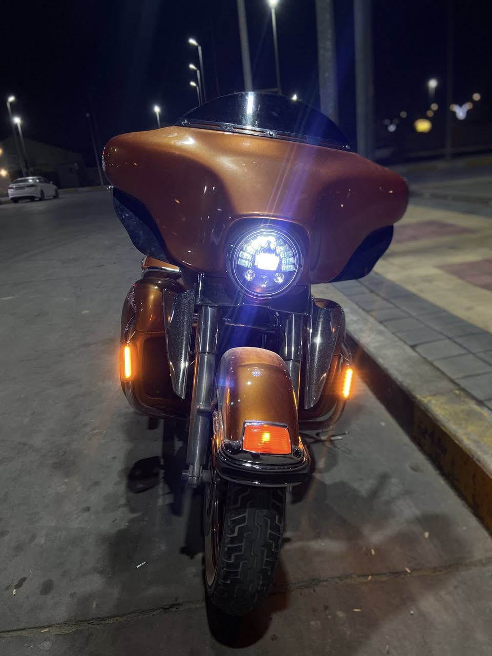 ما شاء الله
السلام عليكم اخوتي لعشاق التميز والطرب

#للبيع او المراوس بشي مميز (انديان او في تي اكس ١٨٠٠ او سوفتيل هيرتج)

HARLEY DAVIDSON ELECTRA GLIDE ULTRA  2003CLASSIC 1500cc

هارلي ديفدسون الكترا كلايد كلاسك محرك ١٥٠٠سي سي 2003 الفئة المئويه الوحيده بلعراق بفئتها 

مكفوله كفالة عامة من كلشي 
ادامة كامله عليه 
فيت بم جديد اصلي 
مواصفات هواي بيه 
مكان الدراجة كربلاء
***********
