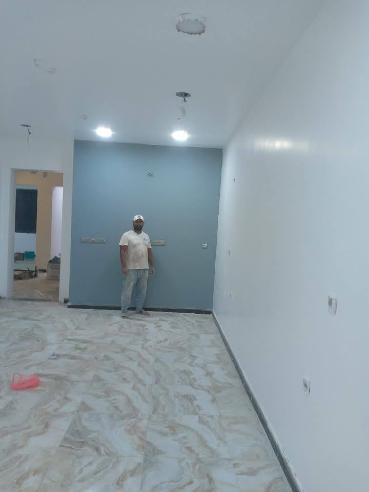 سلام عليكم صباغ وديكورات غرف نوم وغرف اطفال واجهات وحديد  شغل درجه اولى وسعارنا مناسبه 
*********** كادر ابو ذوالفقار الصباغ 🌹🌹.  متفرغ حالين اسعار مناسبه
جوتن دائما مميزه وضمان البيتك
