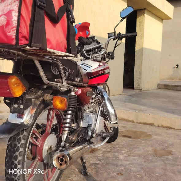 السلام عليكم ماطور سيفان
للبيع
شغال هندر واحد يشتغل
كهربايات شغاله
سلف سلف عايزه بس صيانه
ماطور مال جناي
عنوان قضاء العلم قريه سمره
السعر 450  وبي مجال للطيبين
للبيع فقط
..............
***********
