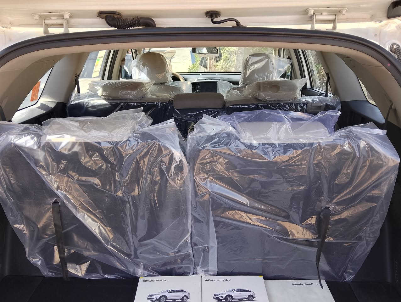 سلام عليكم 
سيارة سورنتو للبيع موديل 19 خليجي   ( 6V) سلندر 
سيارة فول مواصفات  كير مكينه مكفولات سيارة مكفوله ما عدى  رصعه في باب السايق موضحه بالصوره  ماشيه( 46 ) حقيقي  جميع المواصفات الي بلسورنتو موجوده بيها مكانها بغداد ورقمها بغداد   (سعر 276). الاستفسار ***********
