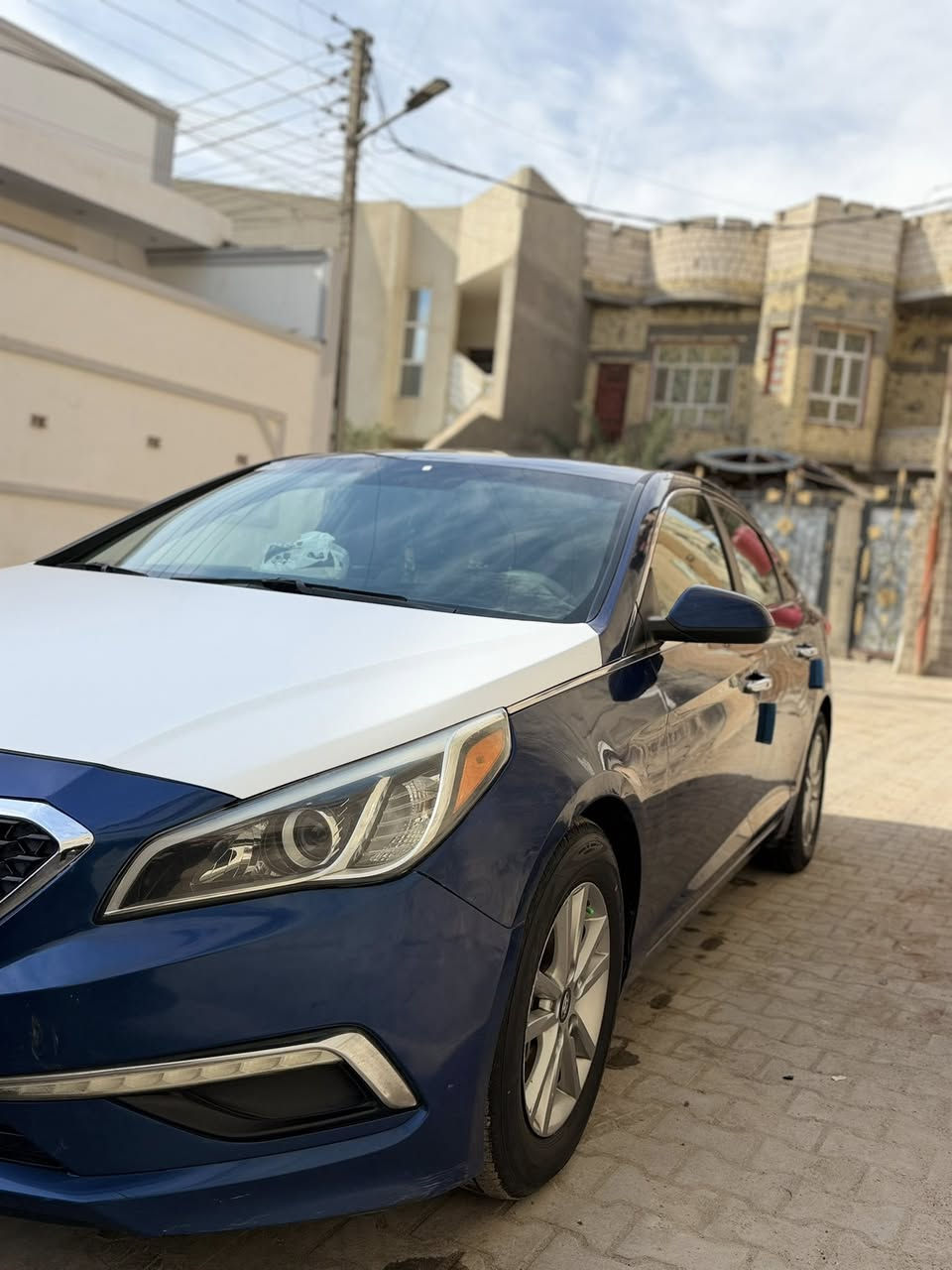 لسلام عليكم 
سوناتا مديل 2017
وارد امريكي مكينه 2400
سياره رقم اربيل السنويه منتهيه 
محرك كير تبريد كفاله 
سياره نضيفه بمعنى الكلمه بيها طخات بسيطه 
مواصفات معروفه تحكم ستيرن جهتين ثلاث انضمه قياده شاشه تدعم كار بلي 
لايتات زينون + تايرات جدد
دواخلها نضيفه وحلوه 
حادثه بسيط طرف بنيد 
السعر133وبيها مجال رقم الهاتف *********** العنوان البصره ابو الجوزي
مكلف بلنشر تواصل واتساب
