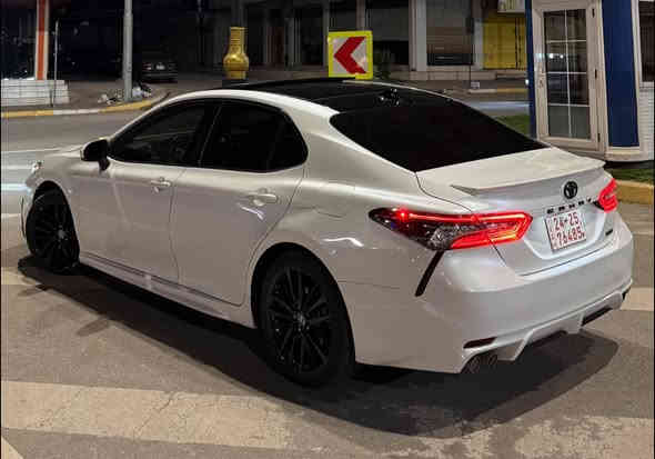 السلام عليكم 
تويوتا كامري XSE 
2023
فول مواسفات بانوراما 
50 الف مايل ماشية 
فقد بونيد مصبوغ 
بدون دواخل بدون ايرباك ١٠٠٪؜
سعر 258 ورقة بيها مجال بسيط
مكان سيارة زاخو
***********
