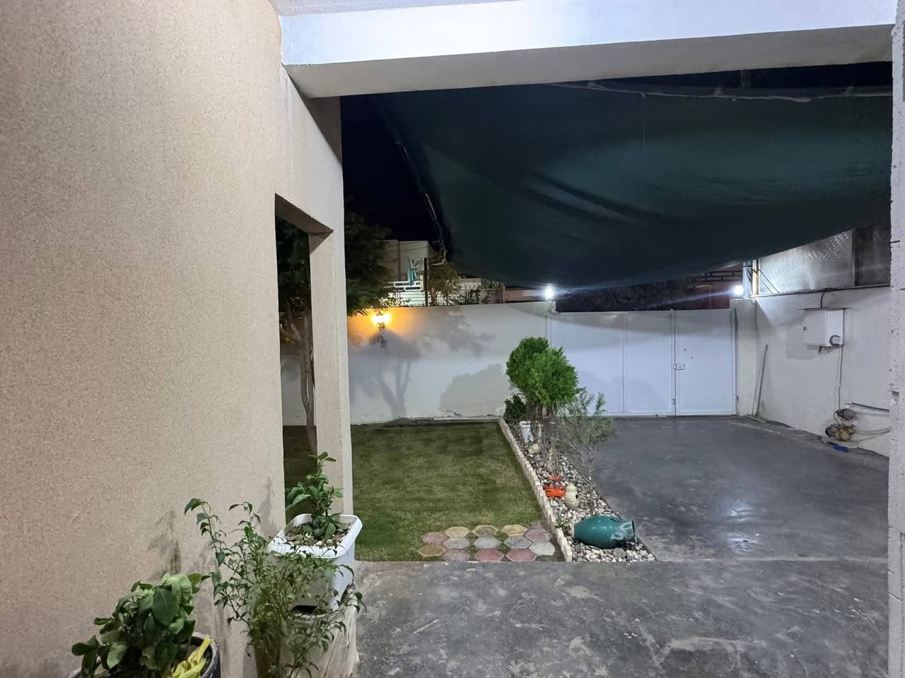 دار في مجمع قرية الغدير الثانية

مساحة 200م طابقين اربع غرف نوم ماستر
موقع الدار شارع المدخل السنتر 
مع اضافات مميزة
للتواصل والاستفسار
***********
***********
