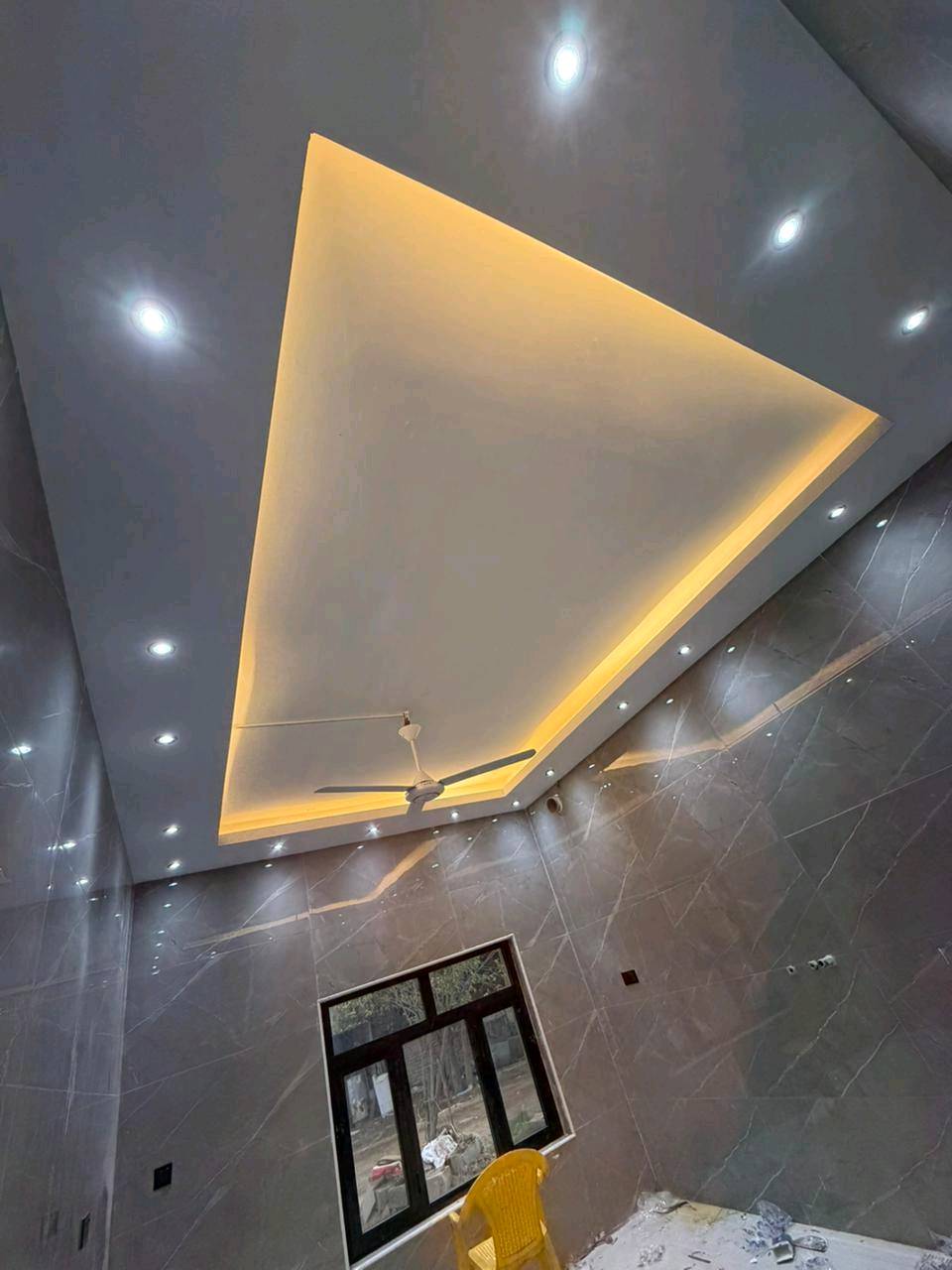 عمل جميع انواع الديكورات  الداخلية والخارجية ***********