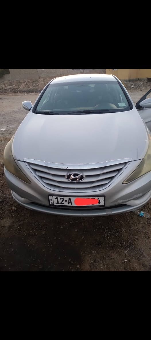 سوناتا موديل ٢٠١١ بدون صبغ والسيارة نضيفة للاستفسار الاتصال ***********
