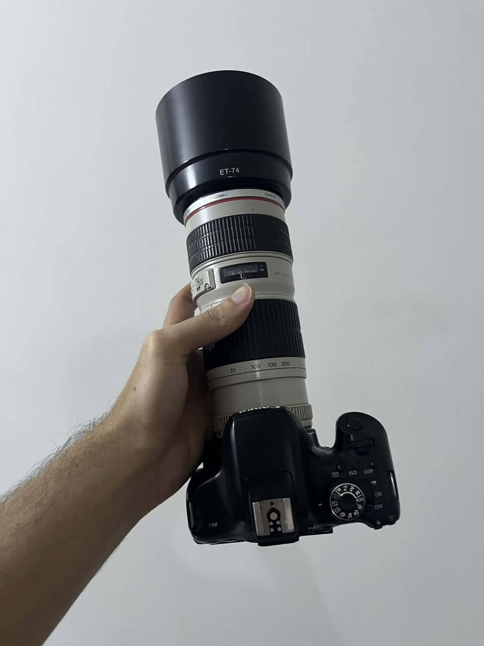 كانون دي 700 مع عدة تصوير
كاميرا كانون دي750 نظام وايفاي شاشة قلابة لمس  تحتوي على
.عدسة 18.55 مع الهود 
. عدسة 70.200f1.4 مع الهود
.حامل على الكاميرا يحمل شاشة واضاءة 
. حامل للهاتف ايضا يضع فوق الكاميرا 
..ستاند اصلي المنيوم  هايدروليكي
. رام اصلي    

السعر 850 بيهه مجال بسيط  وتجي كاميرا سوني صغيرة وياهه هدية تحتاج بطارية   مكاني بغداد الكرخ . 
.


**إذا كنت صاحب هذا الإعلان وتريد حذفه لأي سبب، رجاءا أرسل رسالة إلى الدعم الفني**