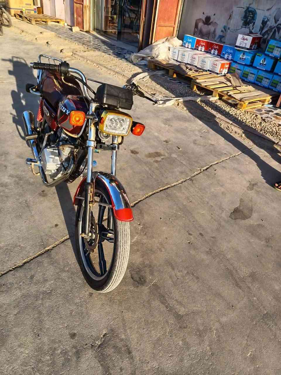 سلام عليكم دراجه للبيع سيفان موديل 20 اورق اصولي محرك خير من الله كهربائيّ كله شغاله  مكان بابل قرب سيطرة الاثار سعر 450 بيه مجال قليل ***********
