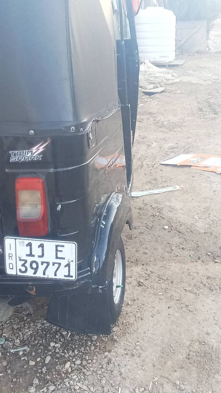 سلام عليكم  تكتك لبيع مديل 19 نضيفه  ومجفته تجفيت شركه سعر 6 ونص وبي مجال  ***********
