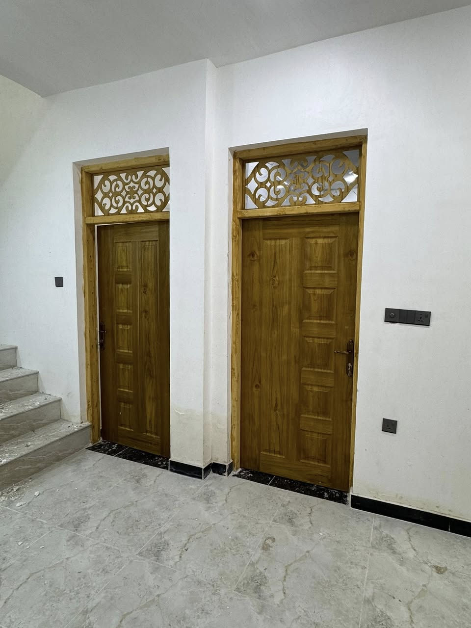 ‏سلام عليكم بيت للبيع العنوان الشعله مقابيل قطاع السابع المساحة 100 متر البناء جديد كامل￼ البناء طابوق السعر 92 أبوي مجال شي بسيط *********** علي￼
