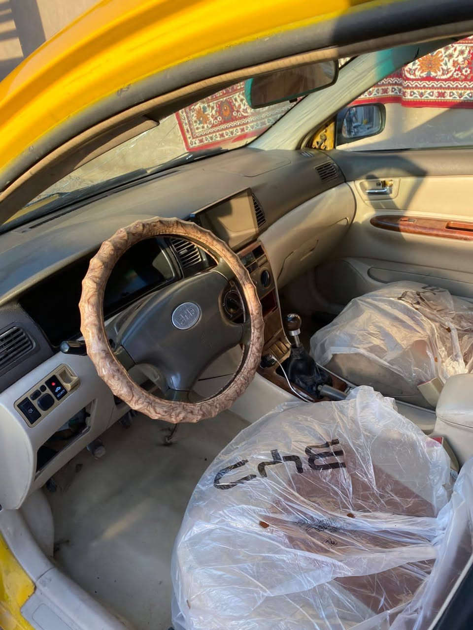 سلام عليكم بي وايدي اف ٣ موديل ١١
رقم صدامي قادسيه مصفره غرامات عليه هيئه ٩٠٠ على يشتري يعني مو من سعر سياره وصاحبه موجود ماعنده مشكله يحول سياره بيه خيط تبخير ومصبوغه عام اكفل لغد وشواصي وقماره سعره ٢٣ وبيه مجال
رقمي ***********
