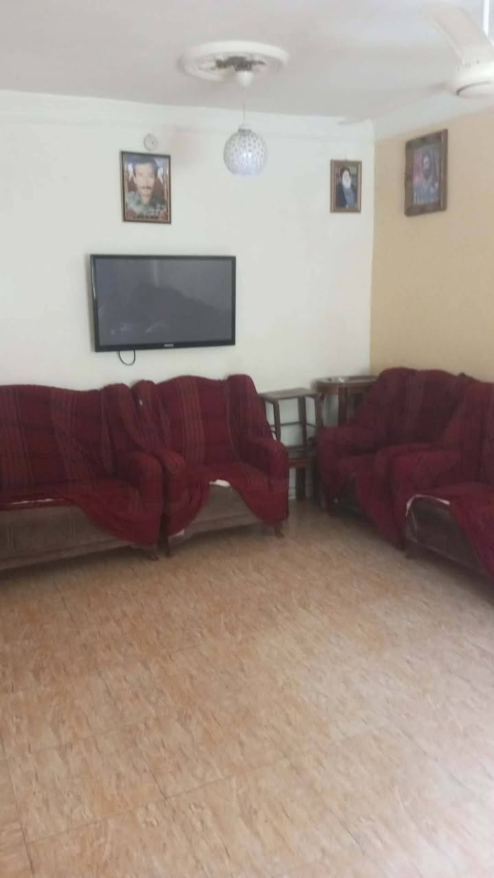 البيع ابيت في جسر ديالى اول فرع بشارع 70على يدك اليمنه ابيت نضيف البيت مساحه 150متر ابي 3قرف نوم حمامات ثنين 
***********📞

