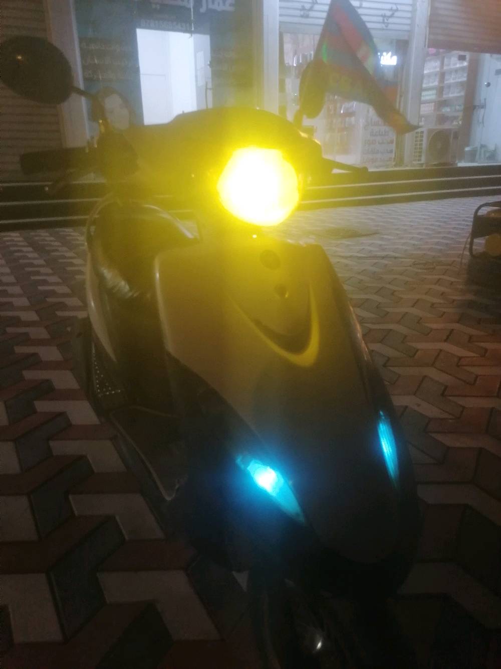 السلام عليكم


ماكس عدله لون ابيض بلادي

موديل 2006

مفتوحه (مبدل ولفات فقط)

دراجه تشتغل سلف +هندر

كفرات بلاي مو تجاري

كاعيه مختمه وي كفر

قبق جنطه مختم 

كهربائيات شغاله كلها


عايزها فقط عداد


مكاني ديوانيه إسكان قديمه قرب جامع طالب شيال أو مستشفى الحسين الأطفال اتصل على رقم *********** 