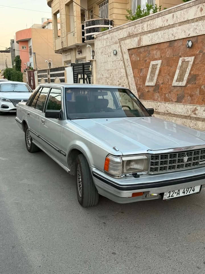 سوبر 1985
رقم رباعي
كير ومكينة بلادي شرط 
ماشية 280الف حقيقي 
كوبون باننزين 
طخم جديد الطخم بالكامل مال مؤسسة
صبغ جمالية 
كاملة مكملة عل اخير
تبريد شرط
سنوية جديدة 
***********واتساب او اتصال
