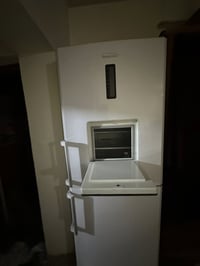 ثلاجة • حالتها جديدة • ماكو مكان