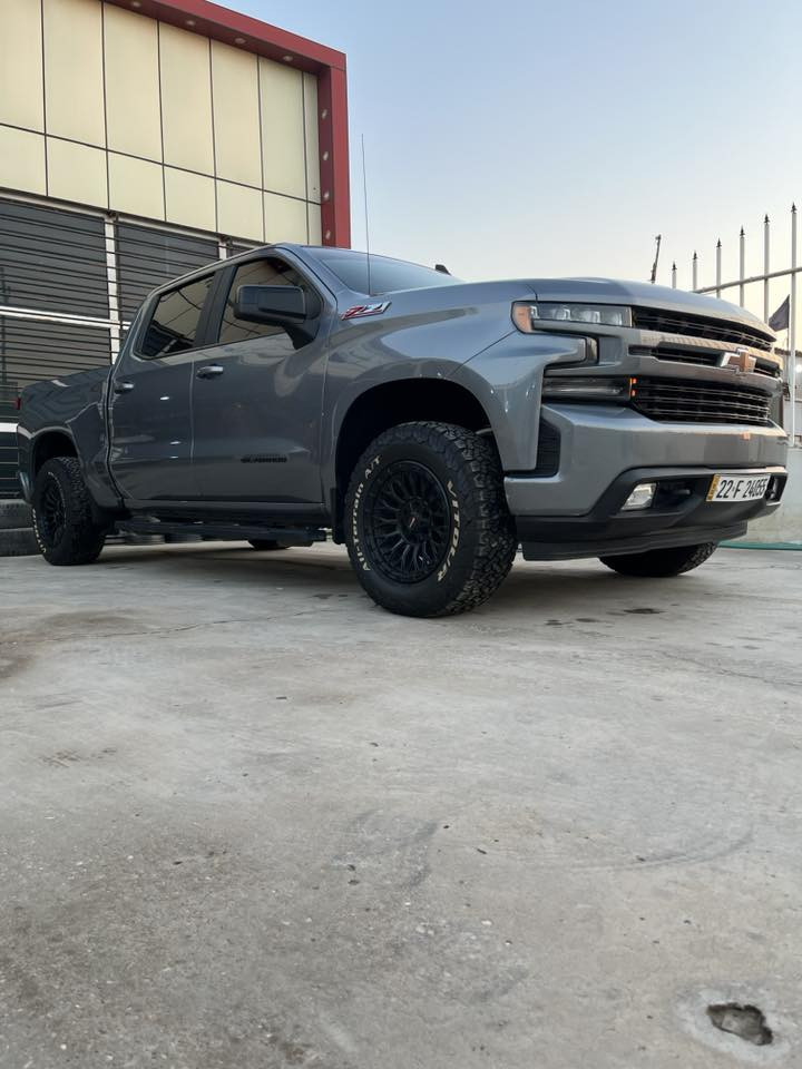 Chevrolet silverado rst 2021
V8  6.2  4X4

مواصفات
كاميرا
شاشة كبير
شغال
حساس
لايت ليد
كشنات هيتر
ويل : 18
ماشية :100الف 
حادث: 2 قطعة باب خلف السايق وجاملغ خلفي

سعر : $ 320 بيها مجال او مراوس ب رام
عنوان واسط الزبيدية 
Zain: ***********
Assia  ***********
