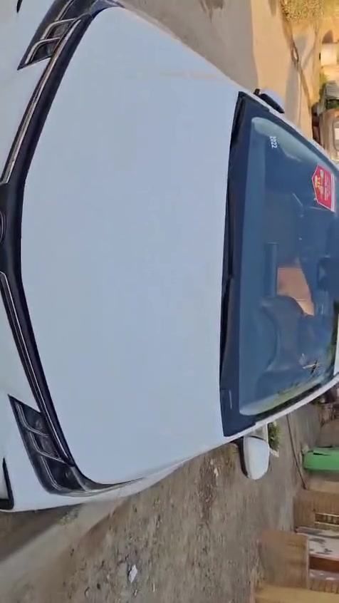 السلام عليكم كورلا شكل خليجي موديل 2022
السيارة وارد صيني حادث امامي 
محرك 1200 تيربو 
ممشاها 60 
دواخل جلد 
السيارة مفوله بس حساسات خلفيه مابيها 
لسعر خاص او تواصل ويايه عالواتس
***********

