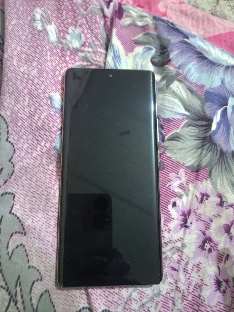 تكنو سبارك 20 برو بلاس الذكره 256 جهاز نضيف شاشه  المنحنيه   بوبجي 90 فريم سعره 200 وبي مجال شراي يتفضل خاص


**إذا كنت صاحب هذا الإعلان وتريد حذفه لأي سبب، رجاءا أرسل رسالة إلى الدعم الفني**