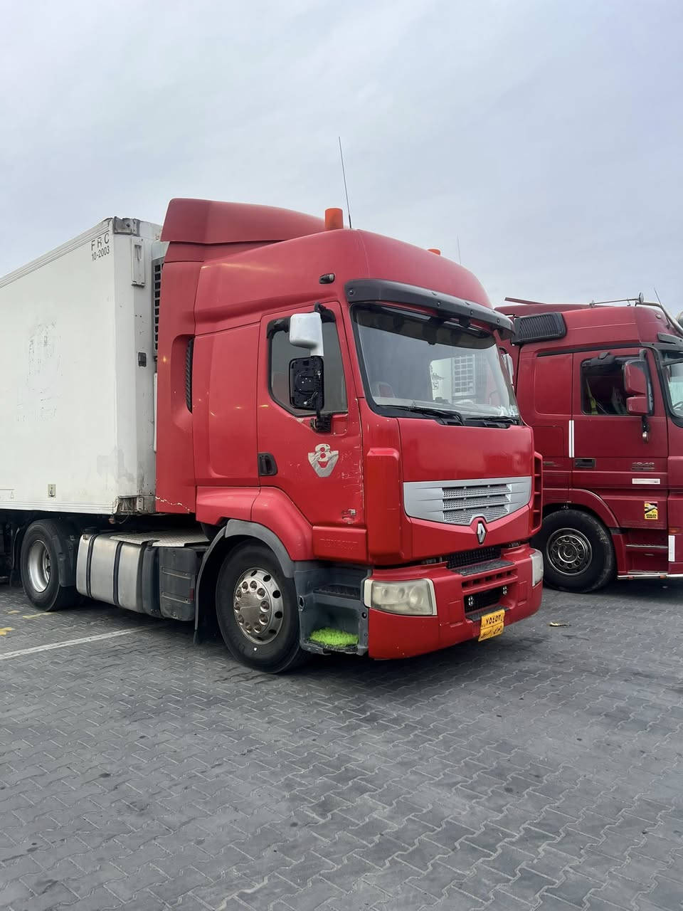 السلام عليكم
رينو 2007 مشترك فالفو
مربوطه براد 
سياره جاهزه من كلشي 
سنويه ساقطه 
كير عادي 
مكينه كير اكسل شاصي خير من الله
مكانها واسط الزبيديه 
للاستفسار ***********
