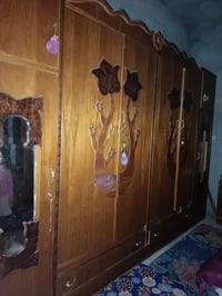 غرفة للبيع • دواليب • قابل تفاوض