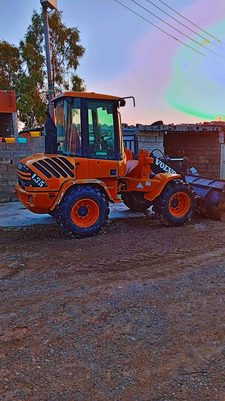 شۆفر ڤالڤۆ بۆ فرۆشتن ئیل 35 مۆدیل 2000 گیرو ئکسل مکینە بەشرت هەر چار تایەی نویێە مەلفیسە ژمارە ***********
