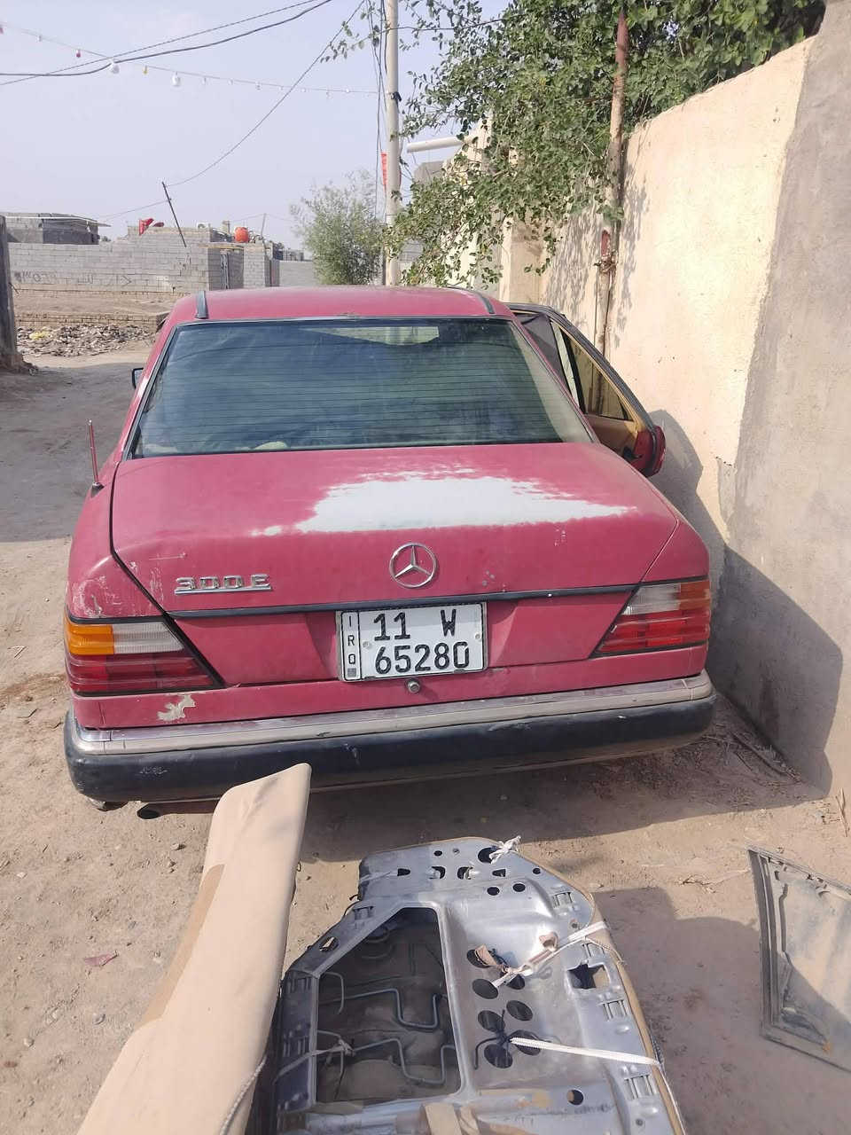سلام عليكم
مارسدس دب للبيع كير مكينه خير من الله مال جناي حداديه 70% كهربائيات كله شغاله رقم بغداد دولي بسمي مكان ناصريه غراف 
سعر 55 $
   ***********
