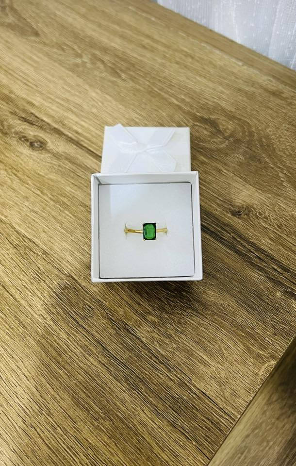 عندي درزن  محابس منوعه السعر 30
ونص درزن تراجيات السعر 15


**إذا كنت صاحب هذا الإعلان وتريد حذفه لأي سبب، رجاءا أرسل رسالة إلى الدعم الفني**