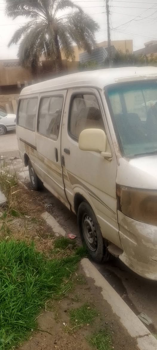 السلام عليكم فتون موديل 8 السياره جاهزه محرك وكير واكسل مكفولات كهربائيات كامله  غرفتها حلوه السعر 15 كوم حديد بدون تحويل المكان البياع الشرطة الخامسه للتصال ***********
