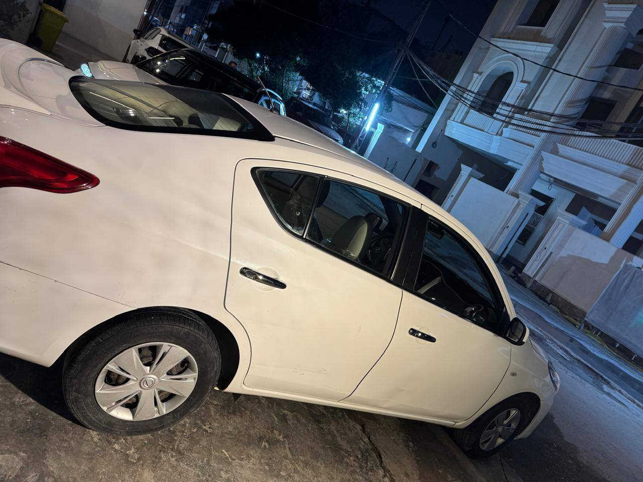 ​
الموديل: 2020
​المواصفات: خليجي (بليتة زرقاء - الاستيراد المرغوب)
​المنشأ: هندي
​الرقم: شمالي (تحويل مباشر، وباسم شخص عربي ساكن بالمنصور وجيراني، يعني التحويل مضمون وسهل جداً).
​ مكفولة من الصبغ تماماً، بيها مجرد طخات بسيطة واضحة بالصور 
​📍 مكان السيارة 
​بغداد - المنصور
​💵 
​السعر: 98 ورقة ($9,800) وبيها مجال بسيط جداً للشراي الطيب.
​رقم الهاتف للاستفسار: ***********
​ملاحظة: يرجى الاتصال من قبل الجادين بالشراء فقط، كلشي مشروح بالمنشور والسيارة بوضع جيد
