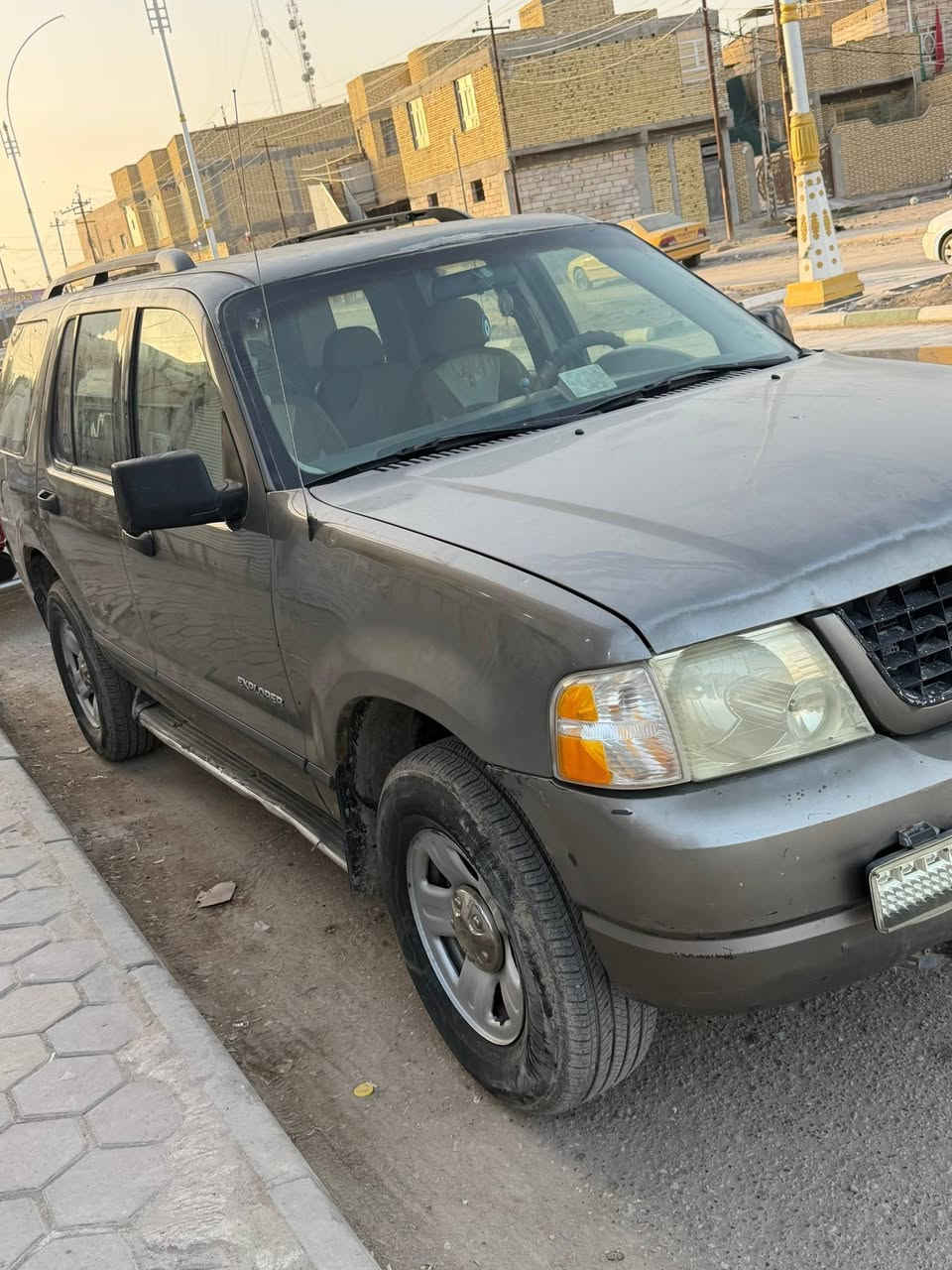 فورد اكسبلورر ستيشن 2004 محور اوتوماتيك مكينه 3000
لون نفطي خاليه من ضربه وتبديل...رقم بصره مشروع وطني مكان السيارة الناصرية  اسعر 70ورقه وانه مكلف بل نشر وهاذه رقمه الولد.. ***********
