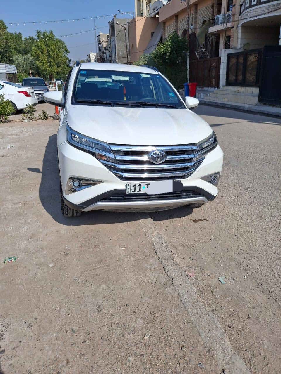 يا الله تويوتا راش للبيع او للمراوس 
موديل 2019 لون ابيض  خليجي 
وكاله ساز 
رقم بغداد الإنكليزي الجديد سنويه وهزه جديده باسمي 

السياره بدون ضربه ولا صبغ فقط دعاميه اماميه  

سبعه راكب 
بصمه تشغيل 
تبريد مركزي 
تبريد تدفئه شغال 
كير محرك مكفول 
صدر امامي خلفي جديد 
تخم تاير جديد 
ويل كب 
  السياره نظيفه جدا داخل وخارج جاهزه من كلشي 

مكانه بغداد منطقه حي الجامعه 

وهذا رقمي للتواصل 
***********
تحياتي الكم ربي يحفظ الجميع
