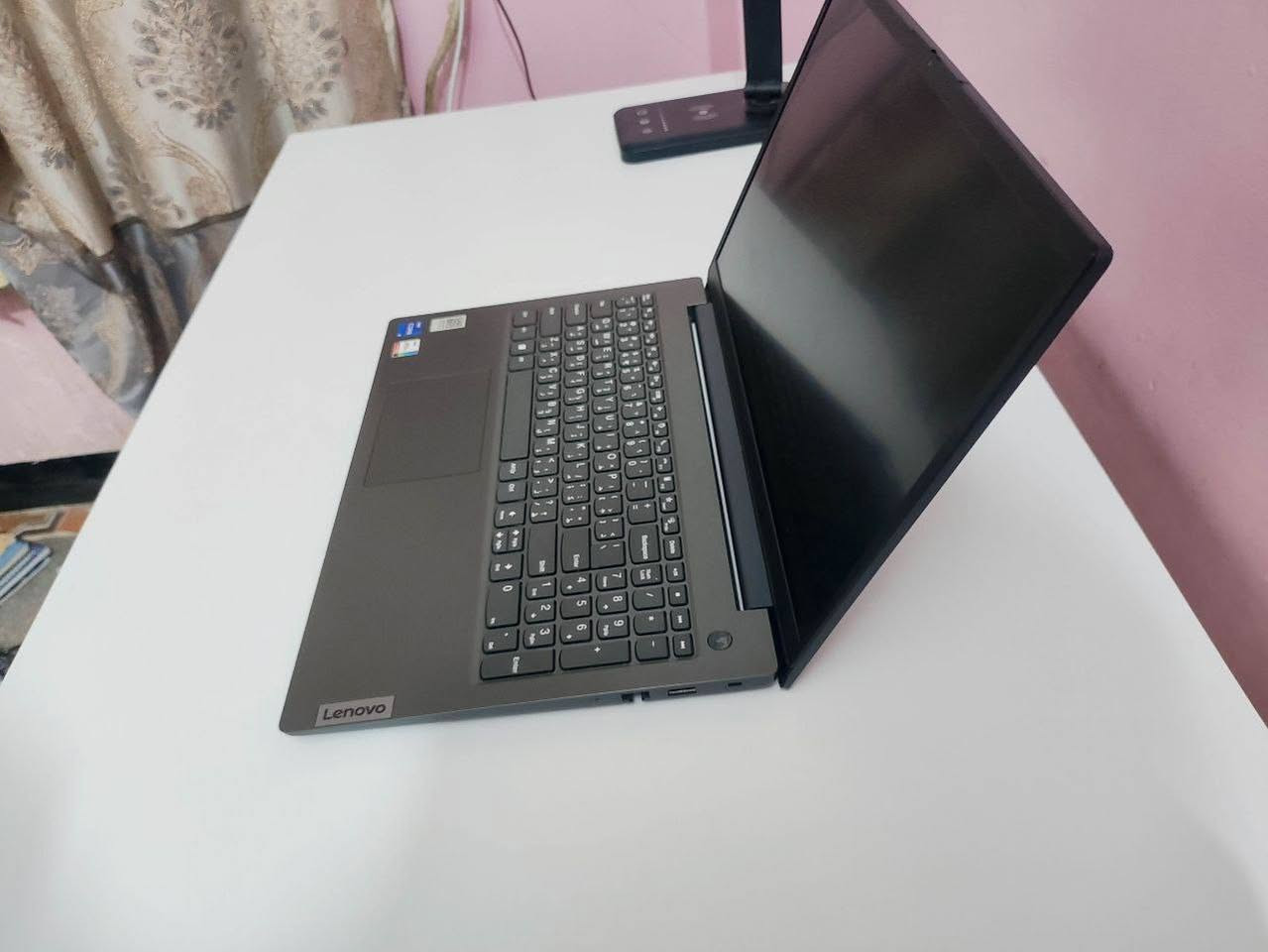 لابتوب مستعمل للبيع 
لابتوب Lenovo V15 G3 جيل 12
المواصفات

المعالج Core i7 جيل 12

الكارت داخلي iris xe GRAPHICS

الرام 16GB

الهارد 512GB SSD

الشاشة 15.6 بوصة

البطارية صحة 100% (فحص الويندوز الرسمي مرفق)
عدد دورات الشحن 156 دورة فقط (استخدام خفيف جدا)

الحالة
الجهاز نظيف جدا من الداخل وفحص كامل لكن يحتوي خدوش خارجية بسيطة موضحة بالصور لا تؤثر على الأداء
السعر 675,000 دينار 
المكان كربلاء


**إذا كنت صاحب هذا الإعلان وتريد حذفه لأي سبب، رجاءا أرسل رسالة إلى الدعم الفني**