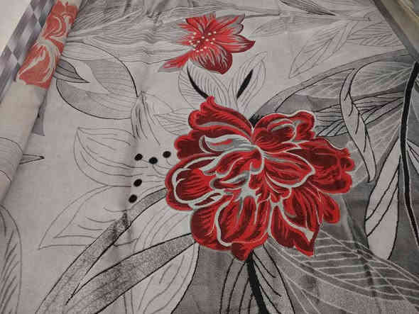 سلام عليكم زوليه تركي نضيفه واستعمال قليل قياسه 4*3 للتواصل عبر الواتس *********** السعر على الخاص
