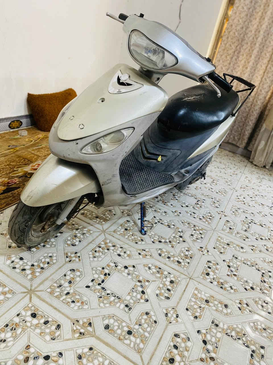ماكس منغولي دراجه نضيفه مفتوحه الدراجه  سلف هندر كهربائيات كله شغاله عوزه بس سايق  المكان ناصريه المركز السعر 500 رقم الهاتف ***********
