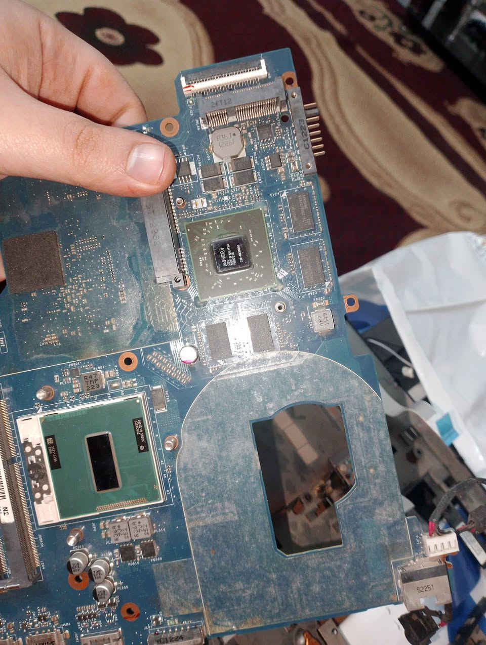 السلام عليكم لابتوب تفصيخ او 
قطع للبيع قيم وخذ الشاشه خربانه ملاحظه


**إذا كنت صاحب هذا الإعلان وتريد حذفه لأي سبب، رجاءا أرسل رسالة إلى الدعم الفني**