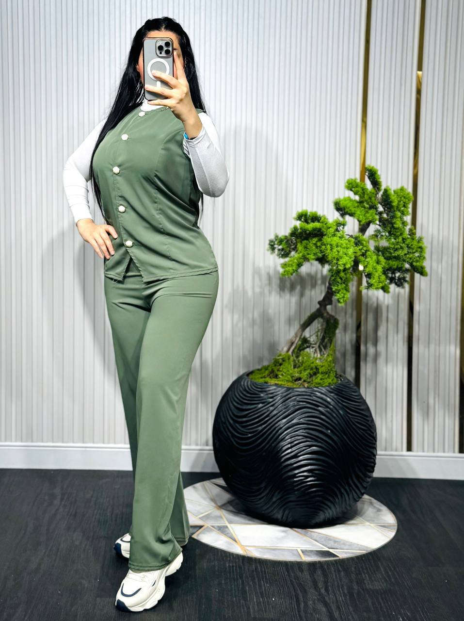 سعر الدرزن 90 ألف🌼
طقم سوت 3 قطع كامل 
قياسات 38-40-42-44-46-48 
متوفر توصيل إلى كافة المحافظات 
متوفر نظام سيريات و درازن حسب الرغبه


**إذا كنت صاحب هذا الإعلان وتريد حذفه لأي سبب، رجاءا أرسل رسالة إلى الدعم الفني**