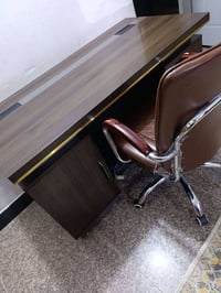 للبيع ميز وكرسي جدد بدون استخدام  العنوان بغداد بلديات  رقم 0771273096...