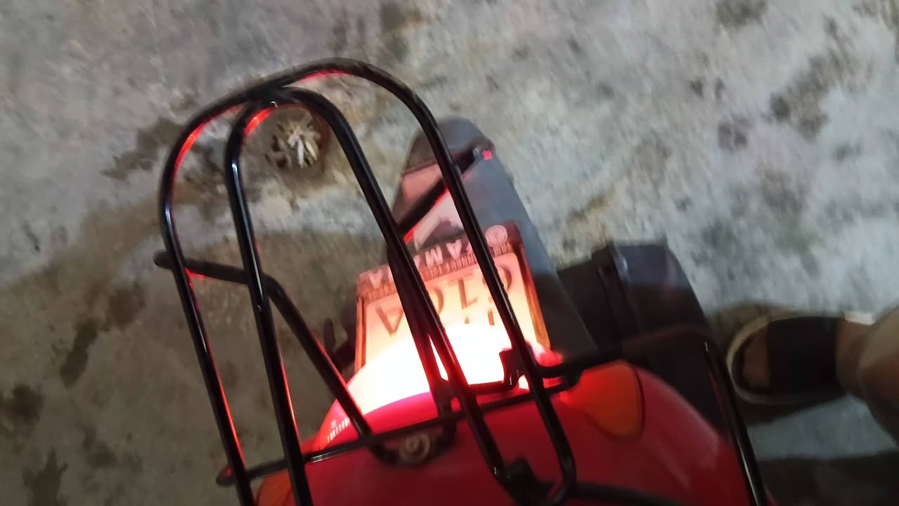 السلام عليكم ماطور زنبور نضيف كله شغال اشير لايت بك ليت كامل نص هندر دشبول السعر ٢٠٠ بي مجال ومراوس بوليس ماكس سرفيز ونطي فرق مكان بلد ***********
