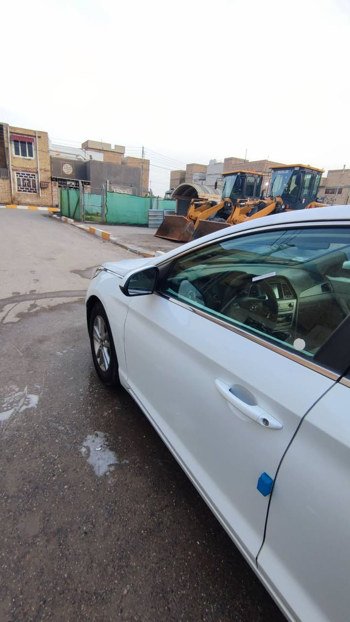 السلام عليكم سوناتا 2017 للبيع
مكينه 2.4
گير  At
حدادية
خير من الله 
شاشه
تحكم مرايات
تحكم سترين
ثلاث وضعيات قيادة
مفتاح مو بصمة
رقم بغداد مداور ثاني يوم
سنوية ساقطة ب 25
سونارها مرفق ب الصور
السيارة لا دوناص ولا مشاكل بالمكينة داريها بالدهن تكد وياك
مال جناي
والسوناتا 2017 معروفه مواصفاتها
السيارة معروضه ب 125 بيها مجال بسيط
الناصرية الاسكان الصناعي
*********** خابر واسئل وبالخدمة
