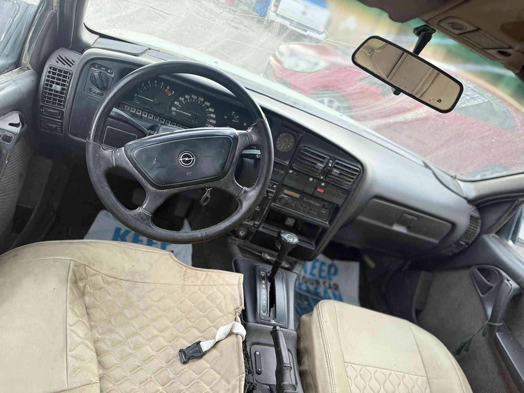 السلام عليكم 
اوبل اوميكا  
رقم أنبار بأسمنه 
مكينه كايمه كير اوتماتيك 
صدر امامي خلفي نضيف 
كهربائيات كلها شغاله 
قواعد دبل سليمات 
السعر ١١ ورقه قفل 
مكاني بغداد حي العامل
 ‭٠٧٧٧ ٦٧١ ٤٠٧١‬
