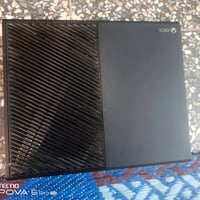 شباب اكس بوكس وان فات (XBOX) للبيع جهاز نضيف او شغال بي أكثر من 41لعبه...