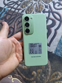 عندي جهاز للبيع تكنو سبارك 40برو شاشه منحنيه  ذاكرته٢٥٦جهاز نظيف حيل غ...