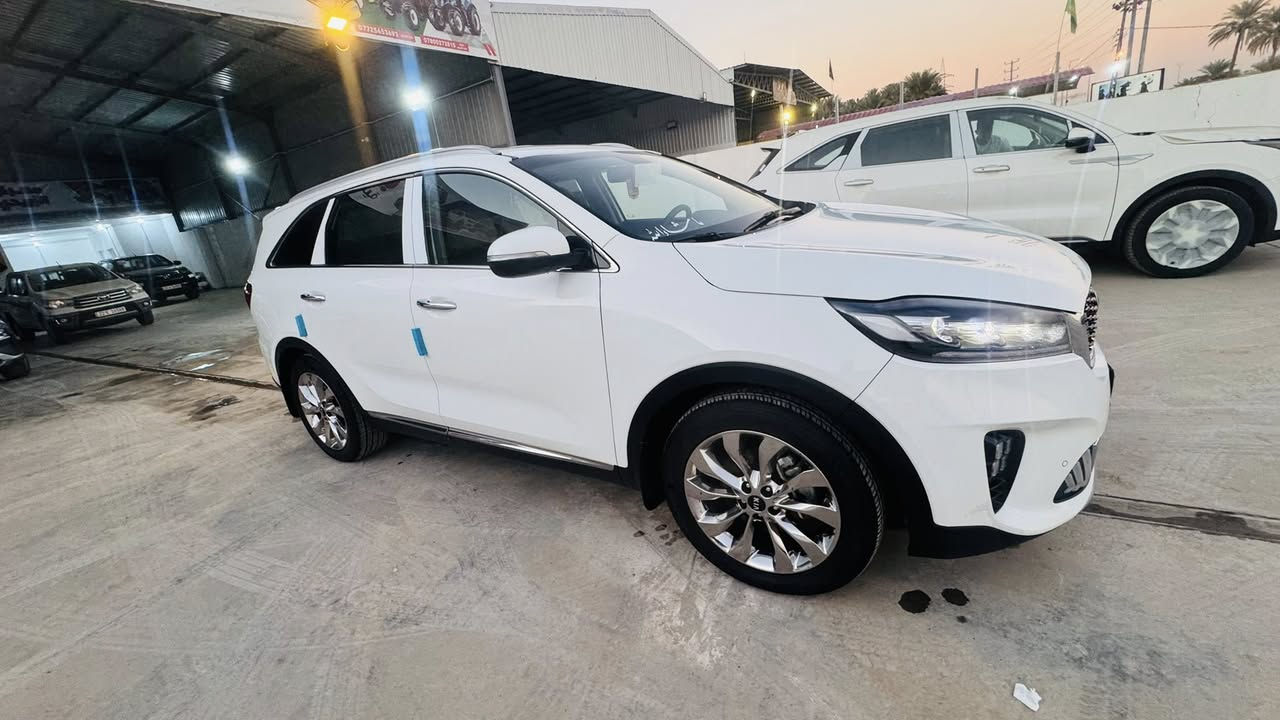 سلام عليكم للبيع سورنتو موديل ٢٠
خلجي كفاله 
سياره جديده 
فول مكان واسط
***********
