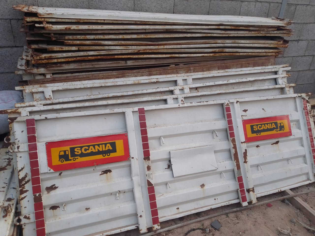 سلام وعليكم البيع جناب شغل عبدالله جوهر رتفاع 120طول 13/60طبكتين جناب جديد بون خياس جدد مكان نجف الاشرف رقم الهاتف الاستفسار ***********
